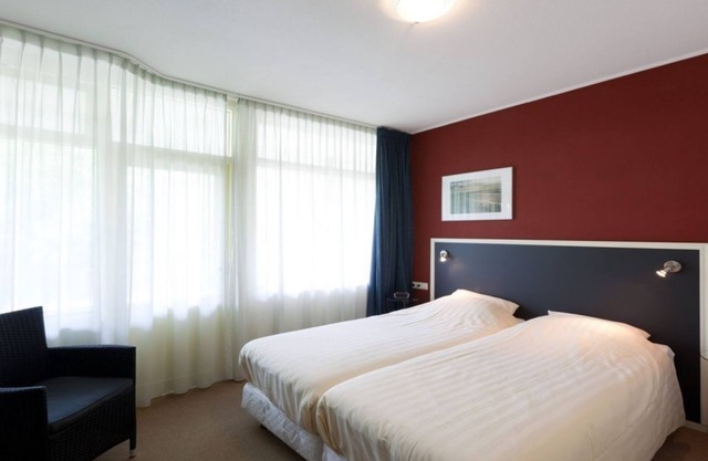 Ideal Getaway - 2 Units w/Parking near the Beach & Local Attractions
