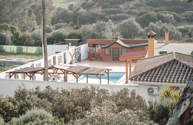 Ideal house with pool, surrounded by nature and 20 minutes from the beach