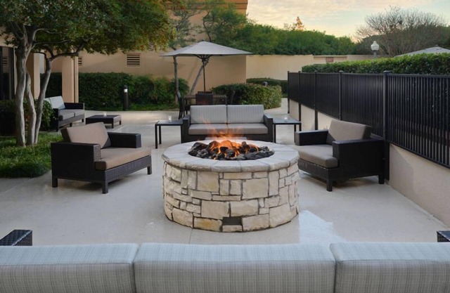 Ideal Mix of Comfort and Value! Seasonal Pool, Pets Allowed, and Parking!