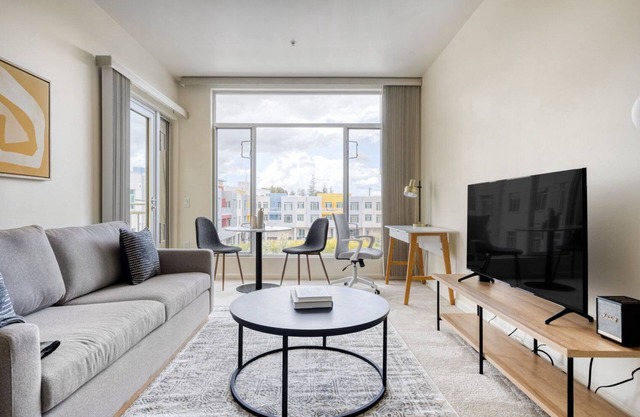 Ideal Palo Alto 2BR w/W/D, Pool & Spa, walk to Pinterest, by Blueground