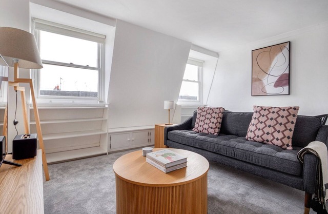 Ideal Pimlico 1BR, near Tube, Bars & Restaurants, by Blueground
