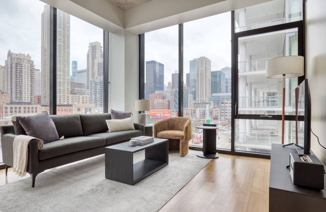 Ideal River North 1BR w/Gym, Lounge & Roof, nr Riverwalk, by Blueground