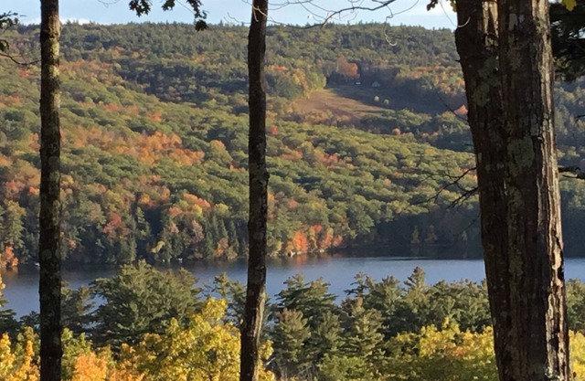 Ideal Squam Lake getaway for couples