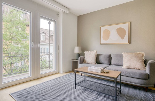 Ideal Wiedikon 3.5 Room w/Storage, 1 min to Market, by Blueground