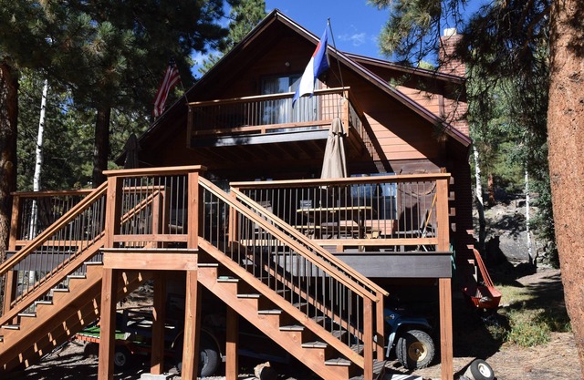 Ideally Located Amazing View Retreat Minutes From Historic Lake City.