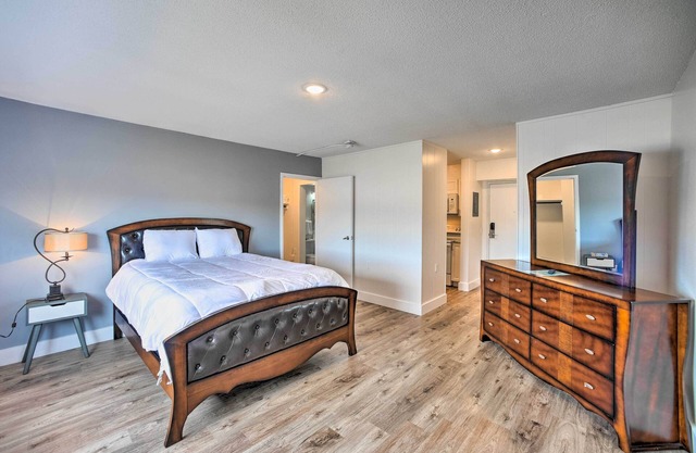 Ideally Located Studio w/Off-Street Parking!