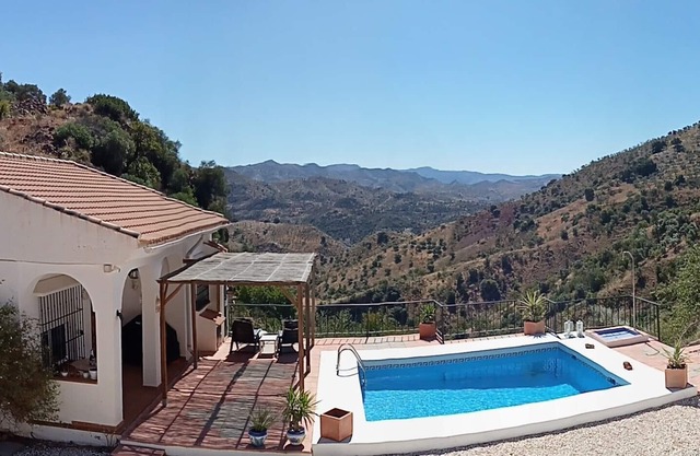 Idylic Andalusian holiday villa with stunning views