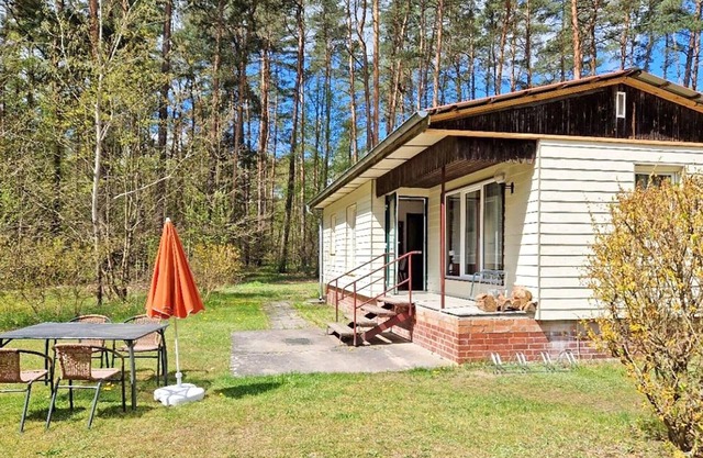 Idyllic and quiet in the middle of the forest, on a plot of approx.