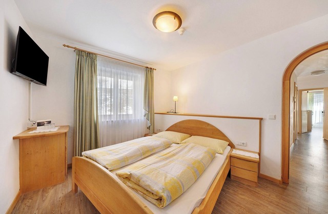 Idyllic Apartment 'Innerwalten 200' with Mountain View, Restaurant & Parking
