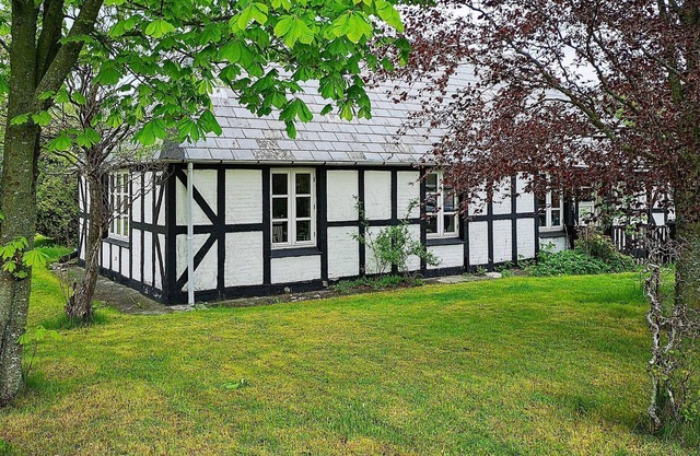 Idyllic Beach Retreat in Aâ€¦lbA k-By Traum