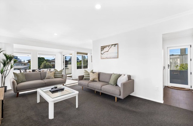 Idyllic family escape, Close to the beach an Mount
