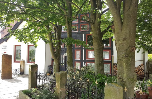 Idyllic half-timbered house OT Münchehagen