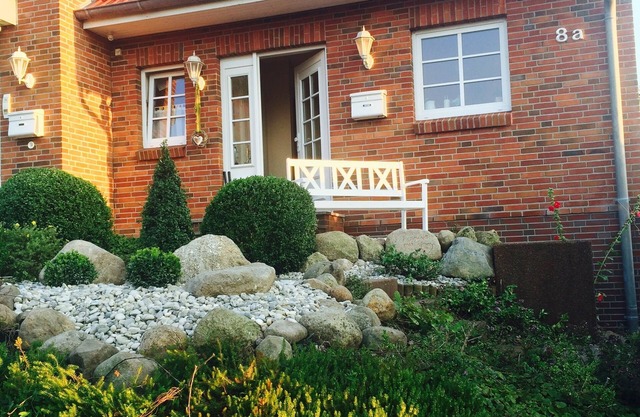 Idyllic holiday home, 100sqm living space with big garden, 300 mtr to the beach