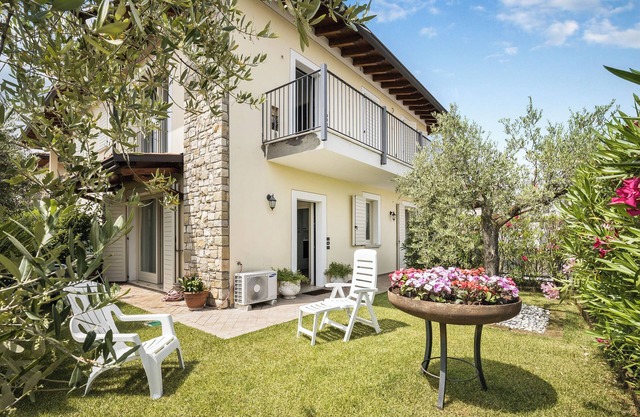 Idyllic Holiday Apartment with Garden, Terrace, Air Conditioning & Wi-Fi