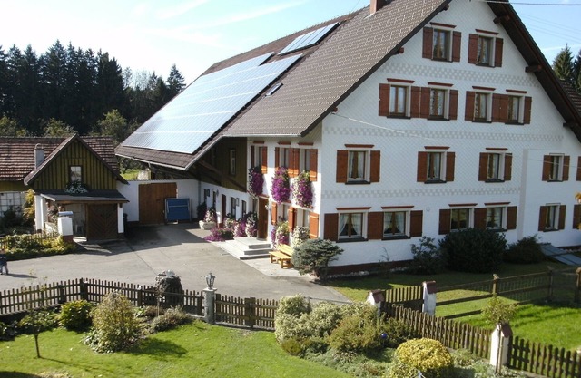 Idyllic Holiday Apartment in Ferienhof Wetzel with Shared Garden and Terrace, one pet allowed