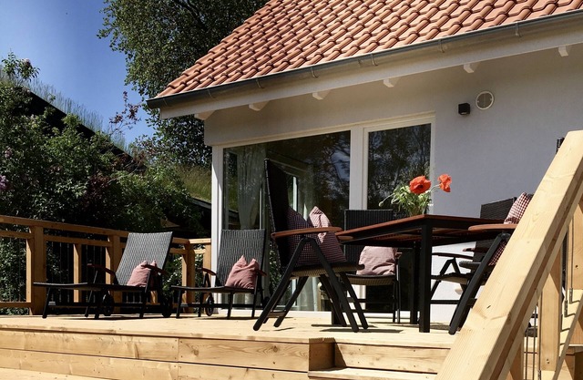 Idyllic holiday home between the Baltic Sea beach and Feld