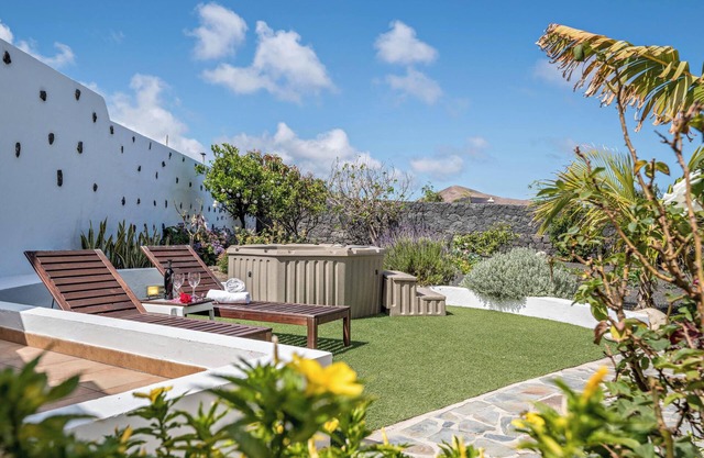 Idyllic Holiday Home "Finca La Costa" with Garden, Whirlpool, Sea View, Wi-Fi & TV; Parking Available