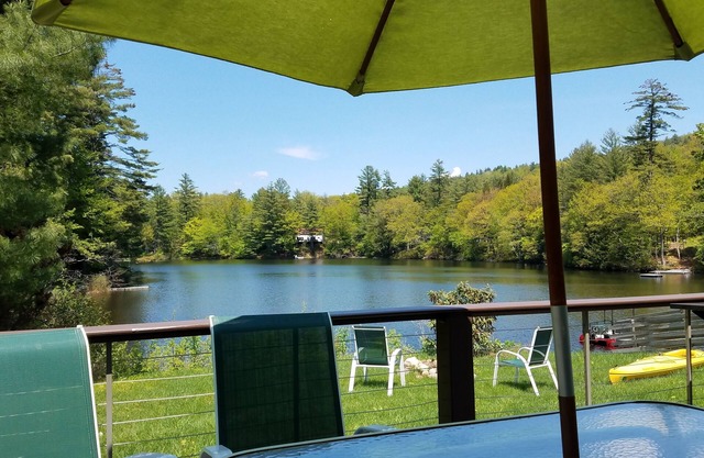 Idyllic Lakefront House Suited Two Families