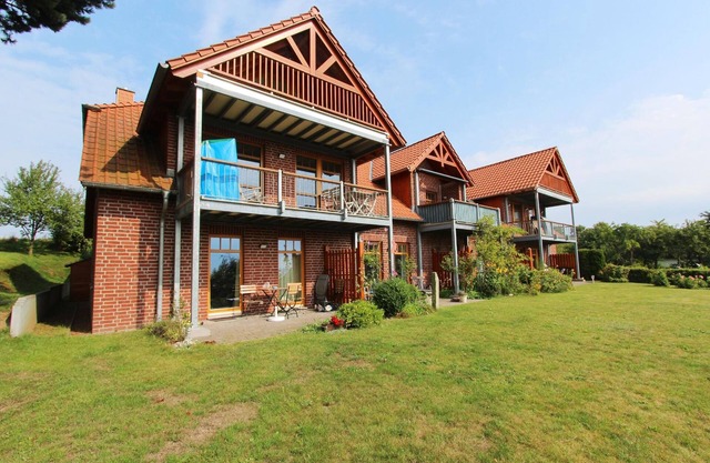Idyllic location, vacation apartment with terrace, sea view - Haus Sonnenblume FeWo 04