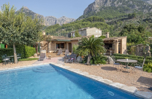 Idyllic Located Cottage with Pool ETV/6069