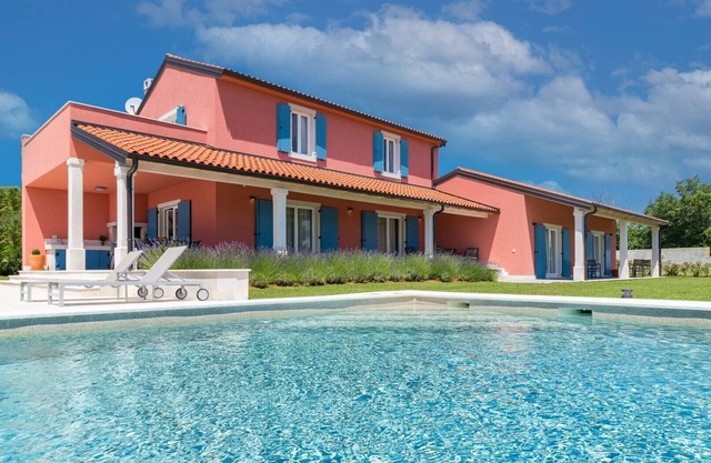 Idyllic Rainis Hill Top Villa with swimming pool and Finnish sauna