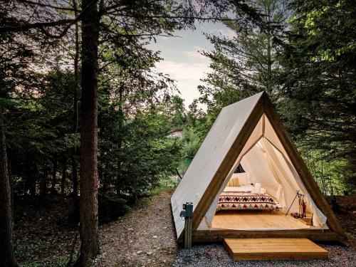 Idyllic Safari Tent with Sauna and Amazing Views in North Woodstock, New Hampshire