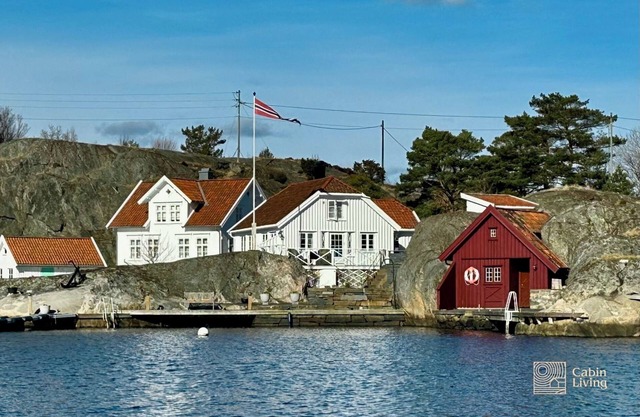 Idyllic seaside cabin w/sauna & private dock