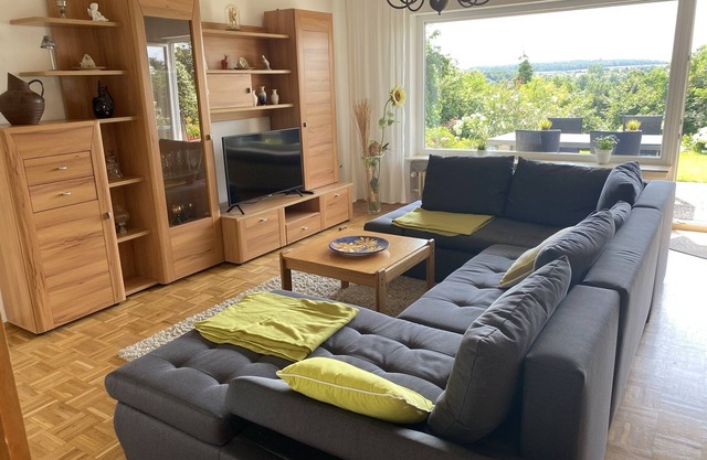 Idyllic vacation apartment (95sqm) with 3 bedrooms, WiFi and views of the Steigerwald forest