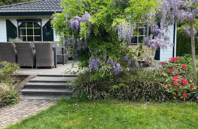 Idyllic vacation cottage in the Veluwe. With large fenced garden.