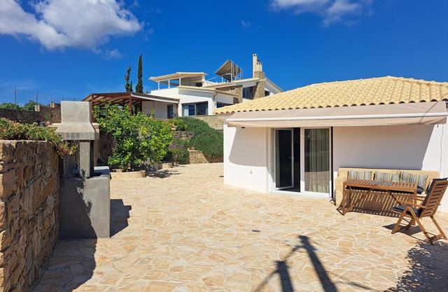 Idyllically situated, small holiday home, on the edge of Assini, near Koroni, on