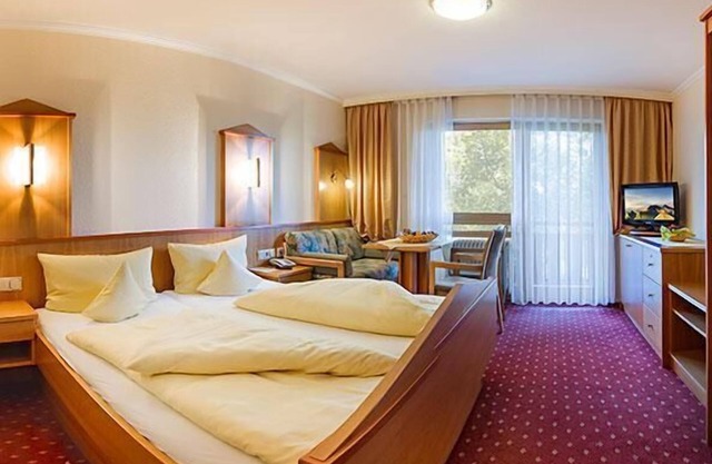 Idyllisches Doppelzimmer mit Balkon