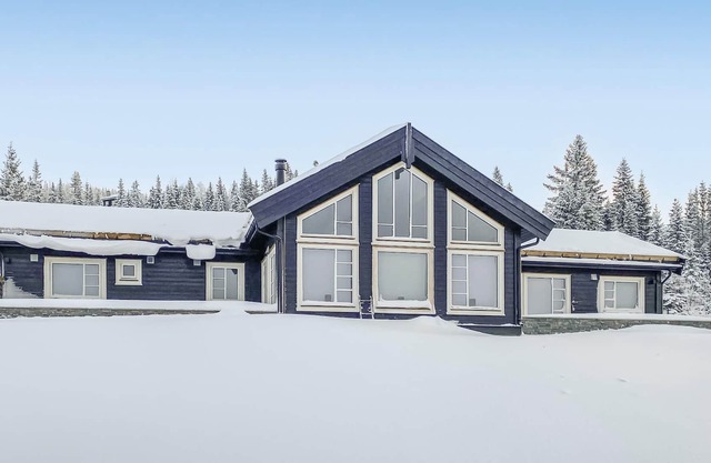 If you do not want to give up your comfort even on vacation, this modern vacation home with mountain