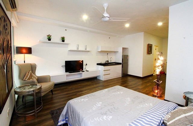 III) Luxury Family Suites In George Town