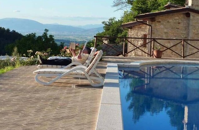 Il Barbacane,nice small house with pool, small doesn’t mean small,but beautiful