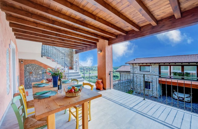 Il Borgo Apartments - Lavanda, Polpenazze, Italy