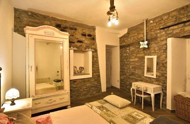 Il Borgo del Castello Large Double Room Tulip