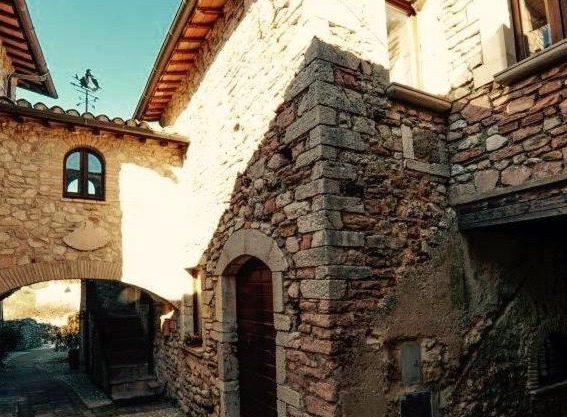 Il borgo di Firenzuola Camere con camino