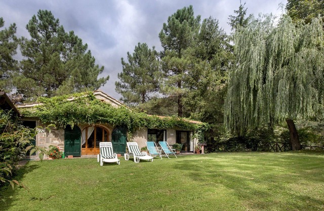 Il Fienile del Poggiolo :a family cottage close to Florence: valley views
