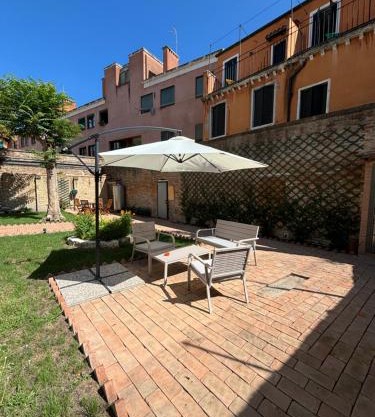 Il giardino di Anna- appartamenti con giardino privato