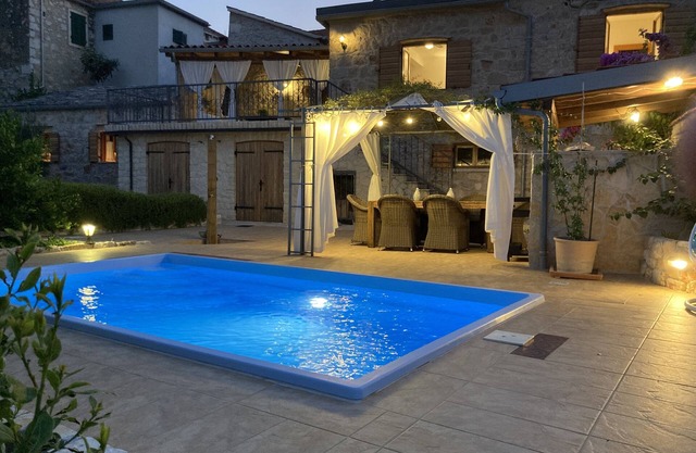 Il Melograno, an original Dalmatian stone house with a stunning view