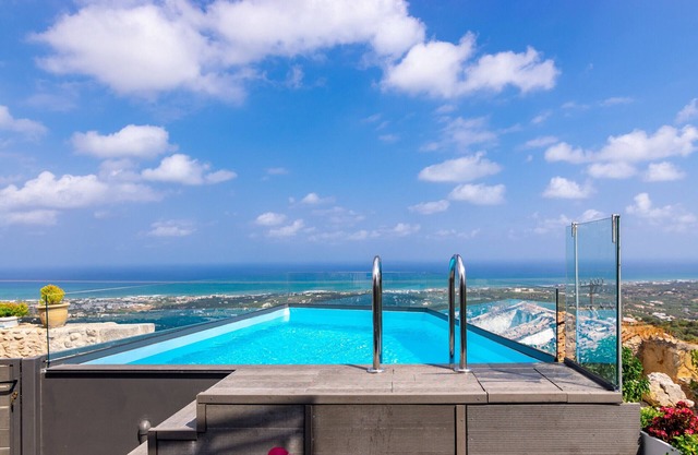 Iliahtida villa, pool,Near tavern & minimarket