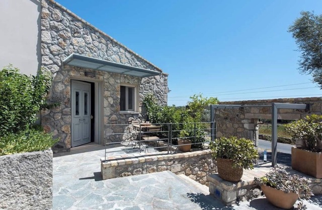 Iliopetra House 1 - Corfu Poolside Retreat