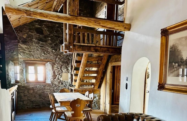 Im Alpenstil neu Renoviertes Engadinerhaus. Haustierfreundlich