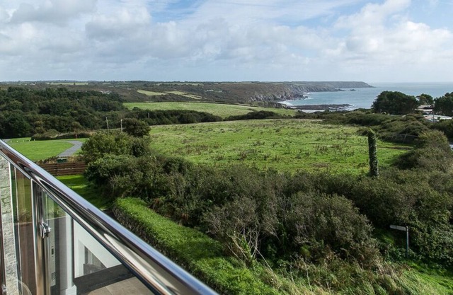 Immaculate 2 Bed Apartment on The Lizard Cornwall