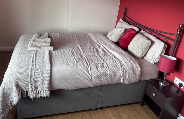 Immaculate 3-Bed House in Walsall