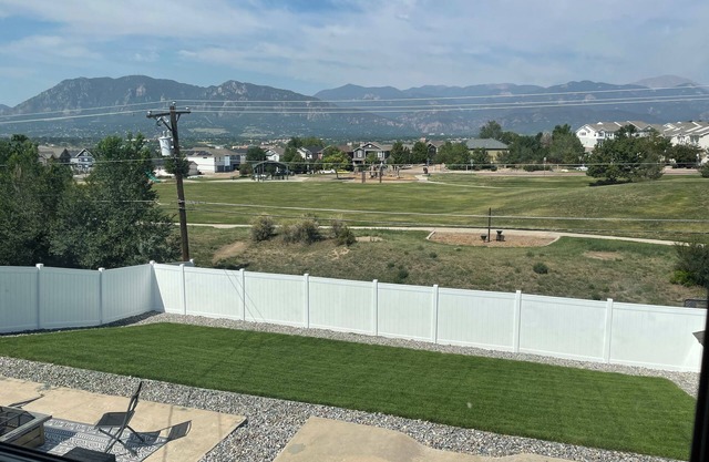 Immaculate Mountain Views Home