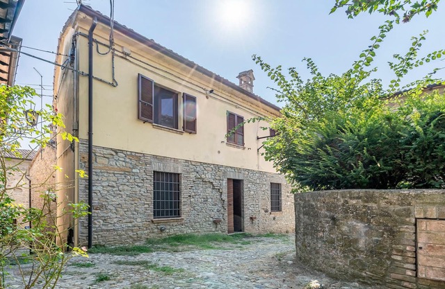 Immerse yourself in a historical experience, the Kampfstein House, built in 1700, offers you and you