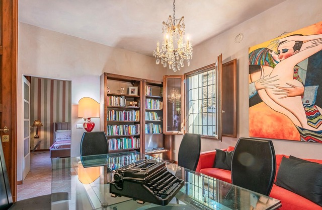Immerse yourself in a historical experience, the Kampfstein House, built in 1700, offers you and you
