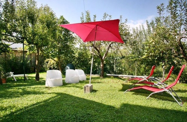 Immersed in the Tuscan countryside, five kilometers from the historic center of Lucca