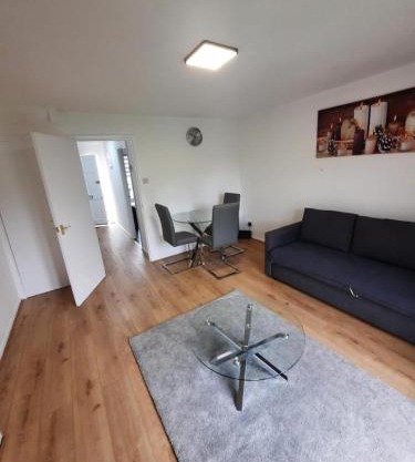 Impeccable 2-Bed House in Thamesmead London